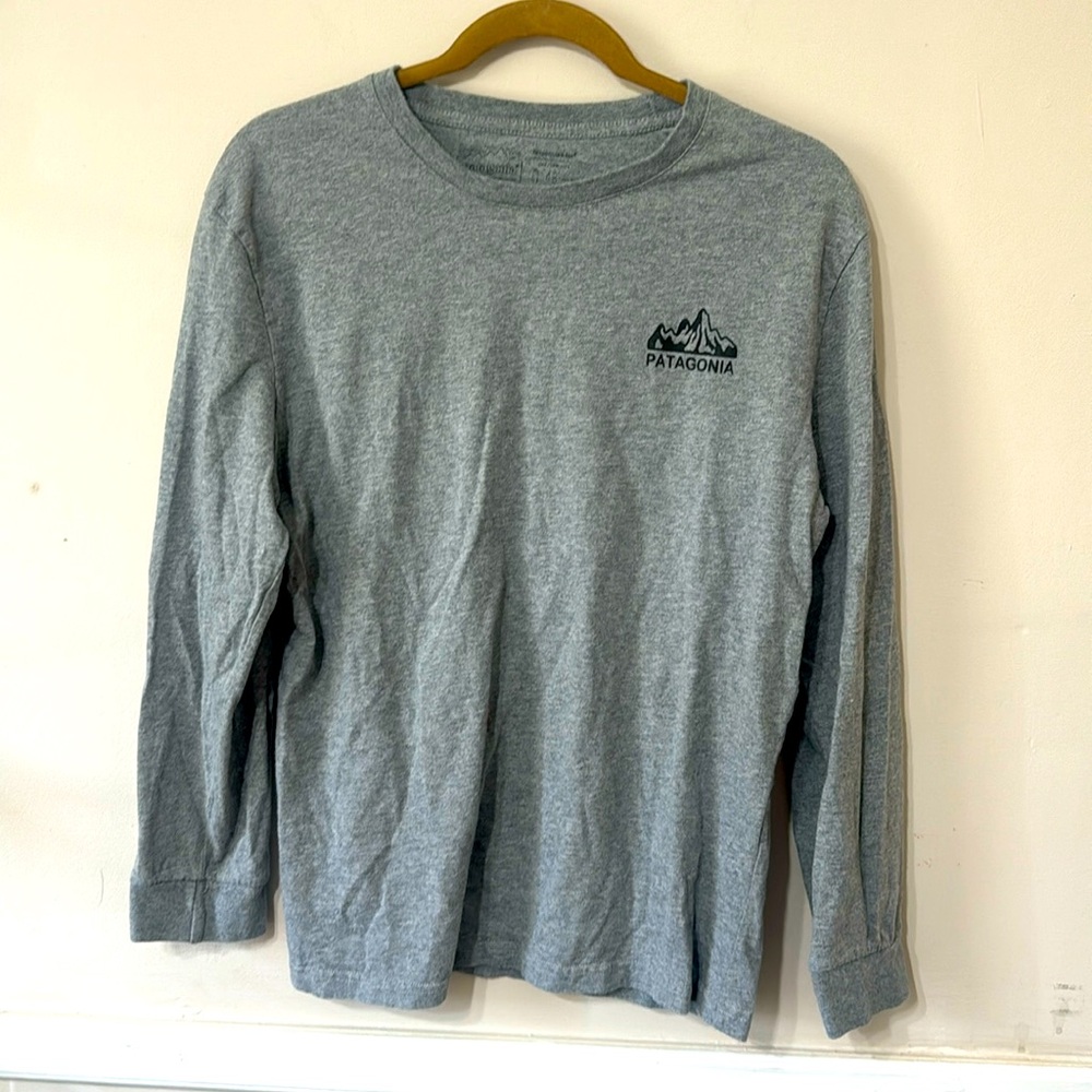 Patagonia | Long Sleeve Gray Crew Neck Logo T-Shirt | Size XL